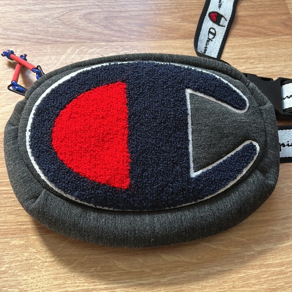 Champion Waistbag - Picture 2 of 4